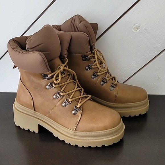 NEW Journee Collection Womens Irrah Taupe 7M Combat Boots Lace up - Picture 1 of 9